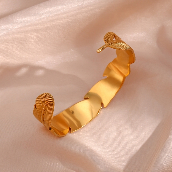 18k gold leaf cuff bangle - Picture 4 of 8